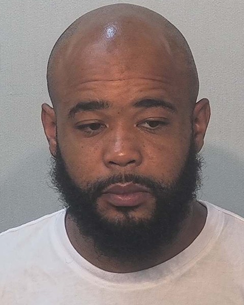 Booking photo of Deanthony Overton