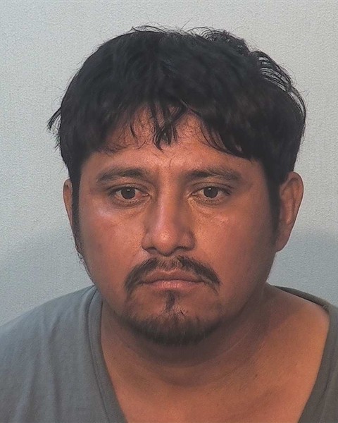 Booking photo of Esdras Maxalvarado