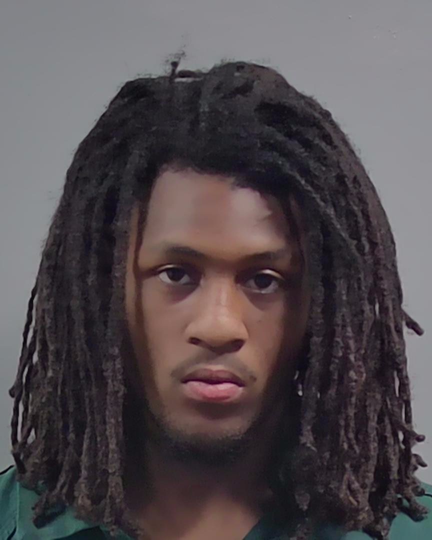 Booking photo of Delando Travis