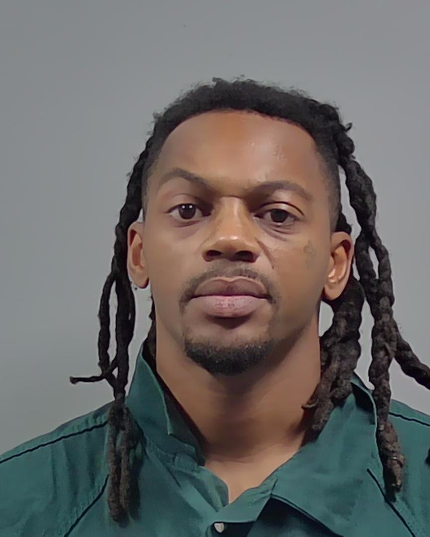 Booking photo of Shandarius Taylor