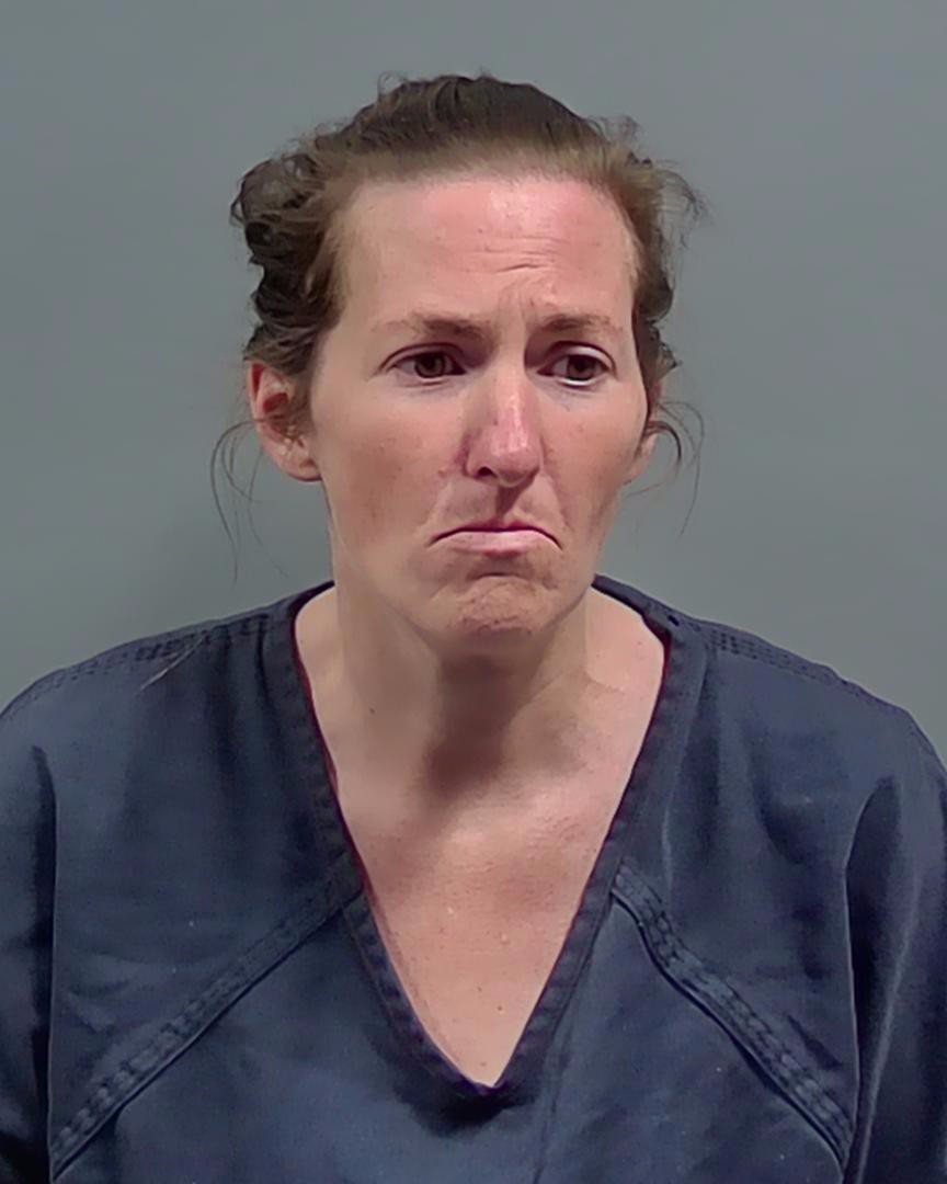 Booking photo of Laura Knecht