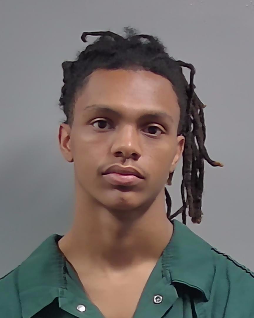 Ladavion Ortiz booking photo