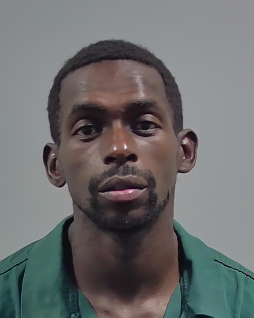 Booking photo of Ladarrius Robinson