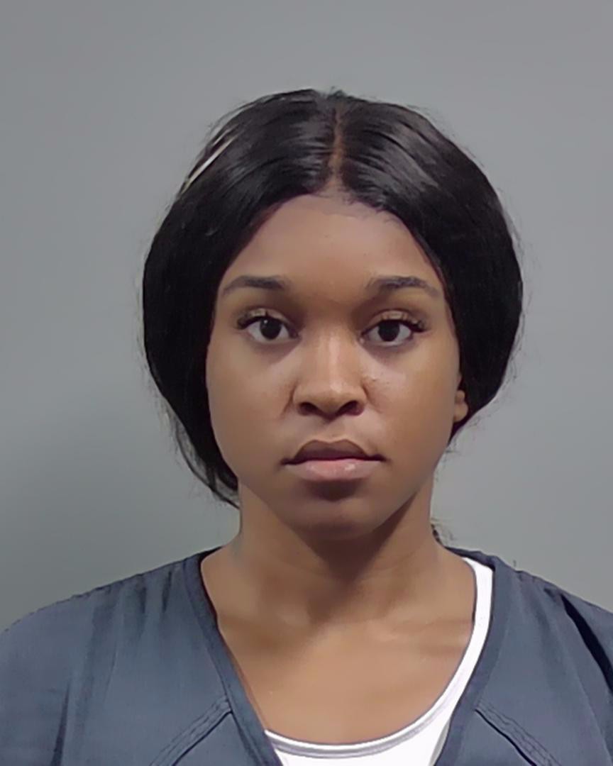 Booking photo of Tamia Quiovers