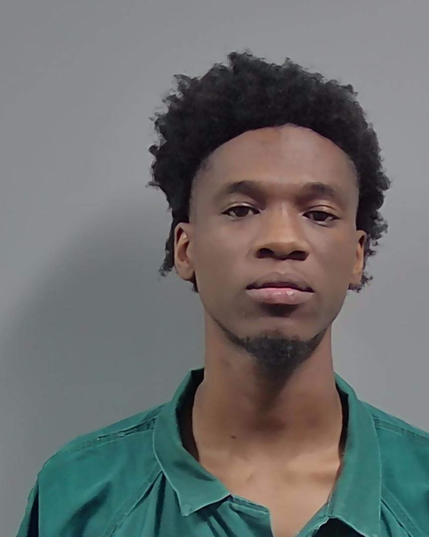 Booking photo of Donntaveon Tucker