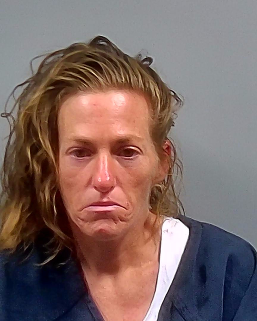 Booking photo of Laura Knecht