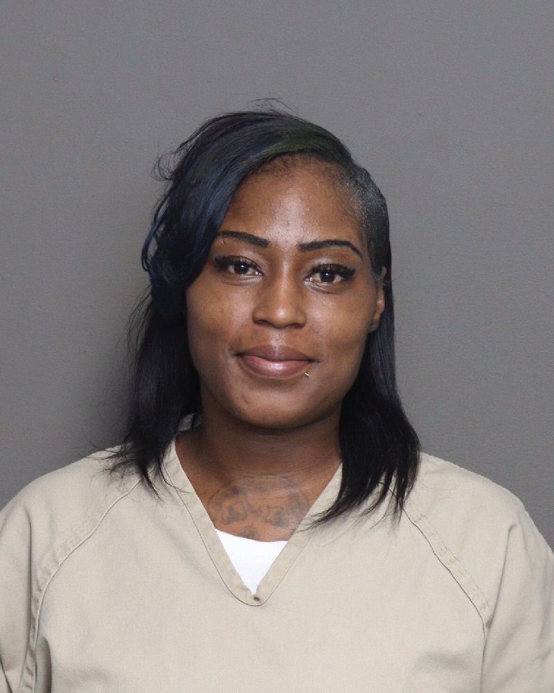 Booking photo of Shaquita Travis