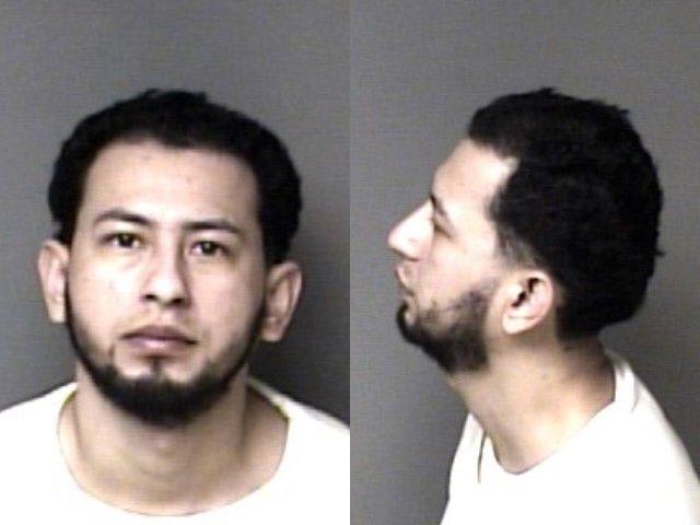 Booking photo of Elvis Barrezueta-loor