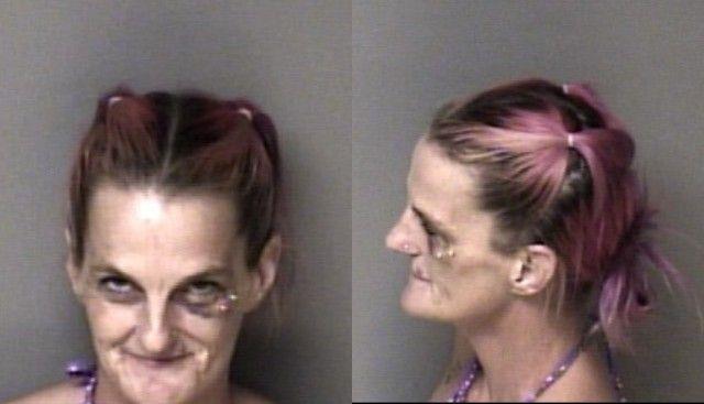 Booking photo of Nikki Warren