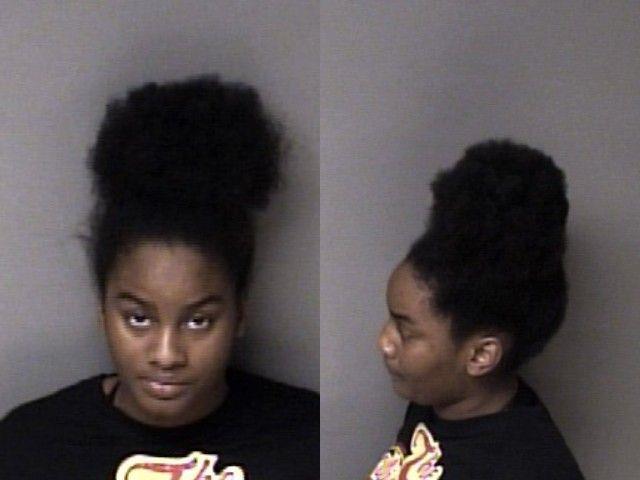 T'andrea Farr booking photo