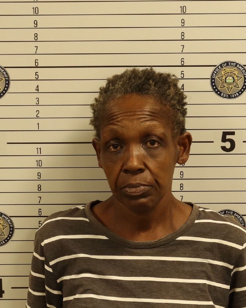Booking photo of Angela Denise Mills