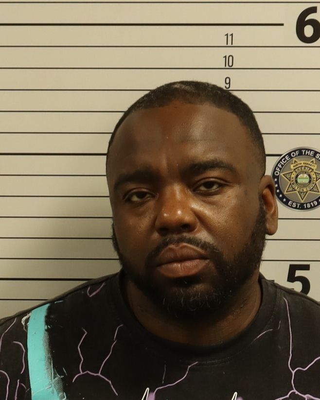 Booking photo of Quintus Antonine Broadnax