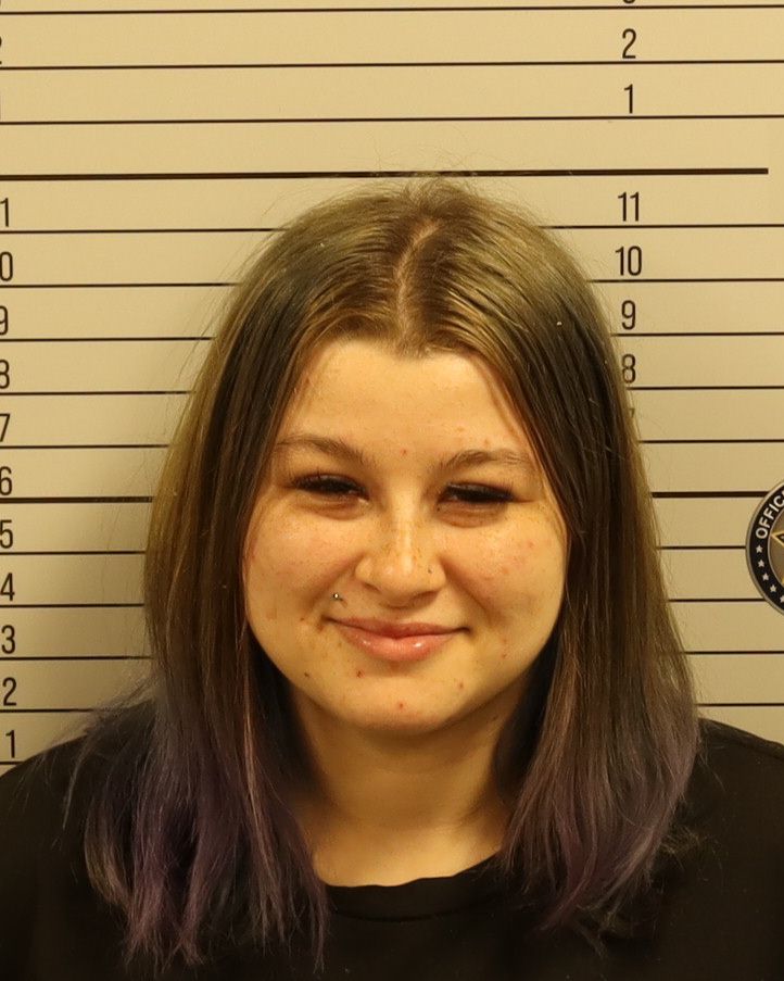 Booking photo of Alyssa Makenzie Crabtree