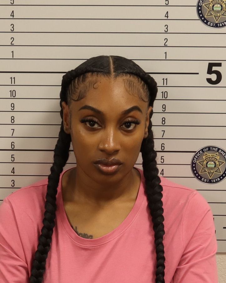 Booking photo of Betty Omeishia Leath
