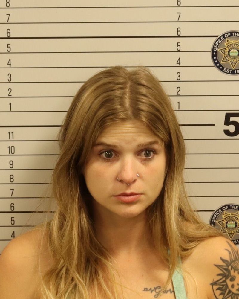 Booking photo of Amber Nicole Mairs
