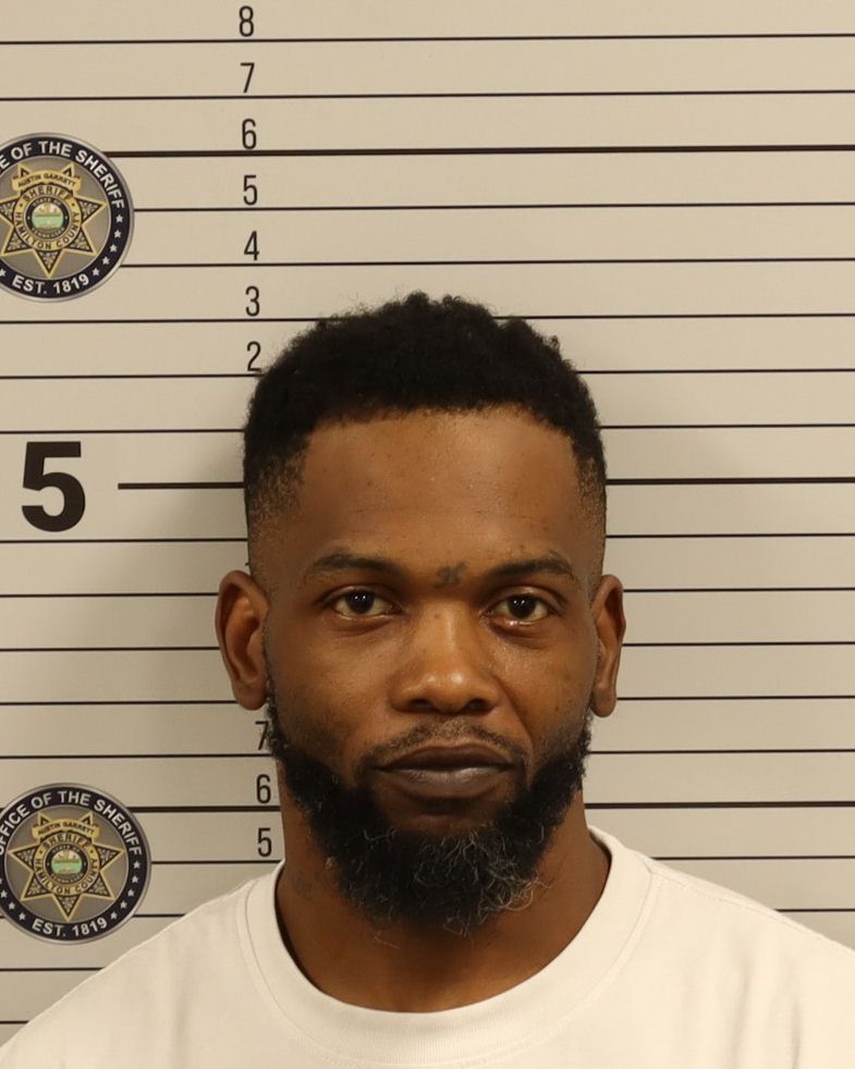 Booking photo of Derek Orlando Birt