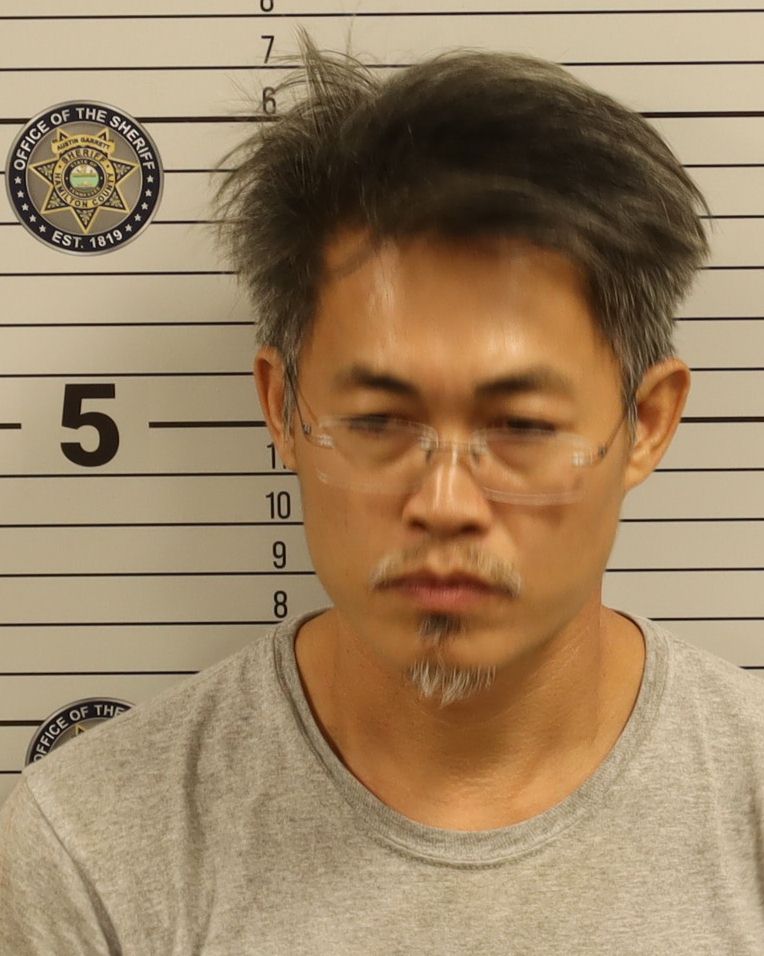 Booking photo of Danh Cong Huynh