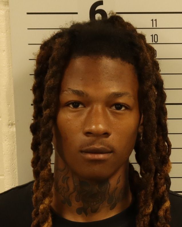 Booking photo of Drekell Reshawn House