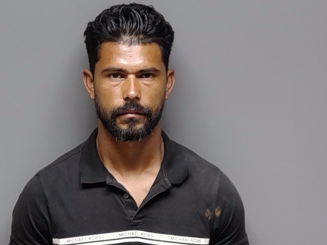 Booking photo of Osman Raudales Hernandez