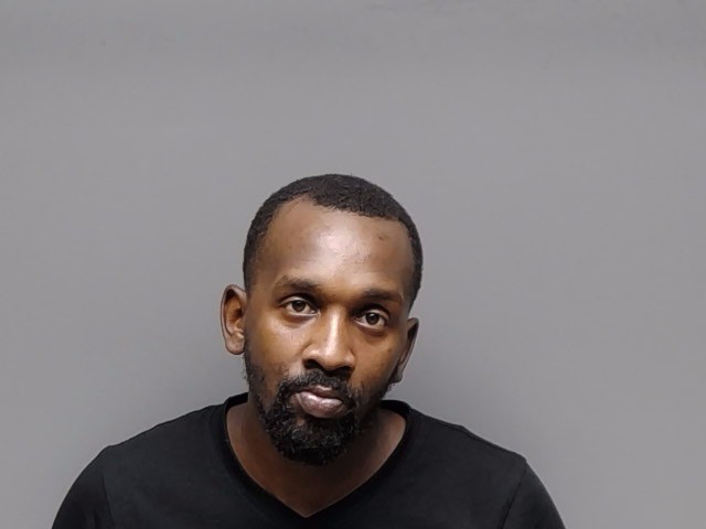 Booking photo of Antwione Lamont Olivis