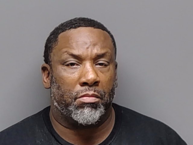 Booking photo of Eric Lamont Thomas Sr
