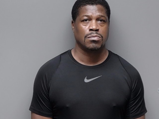 Booking photo of Carlos Jeramaine Davis