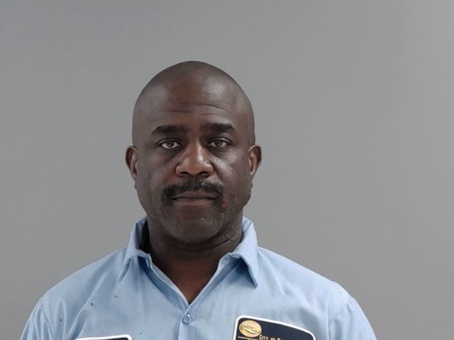 Booking photo of Vernon Douglas Mealy