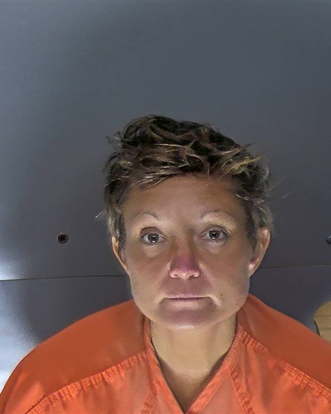 Booking photo of Elizabeth Haller