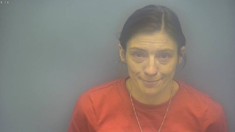 Booking photo of Saraphine Zuern