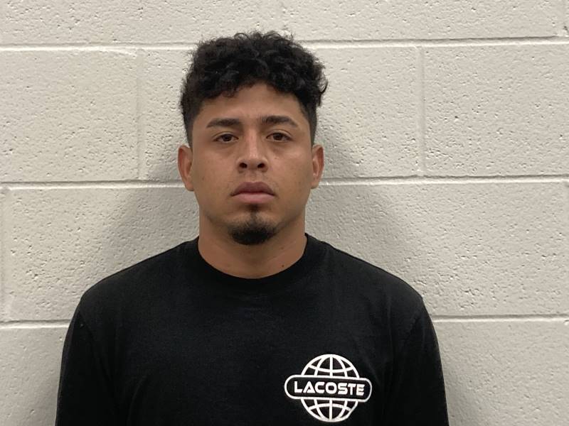 Booking photo of Derwin David Angulo Perez