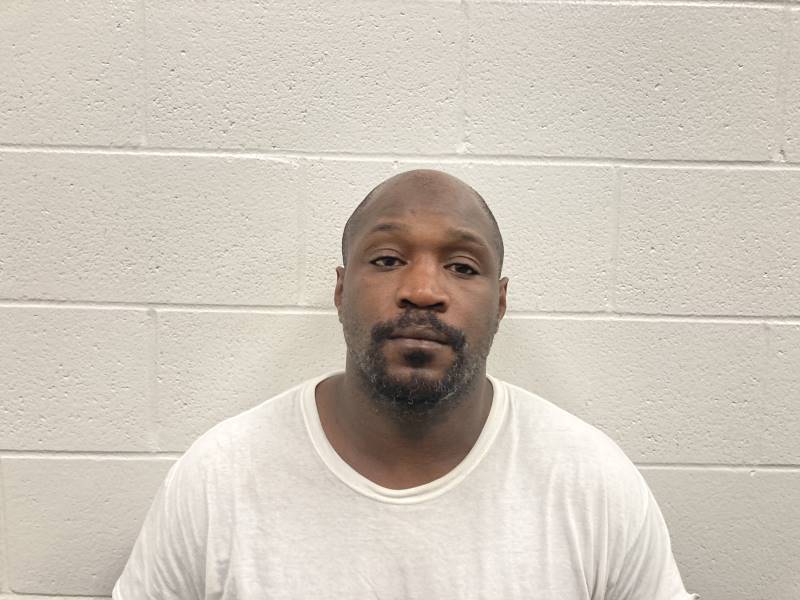 Booking photo of Kevin Hall