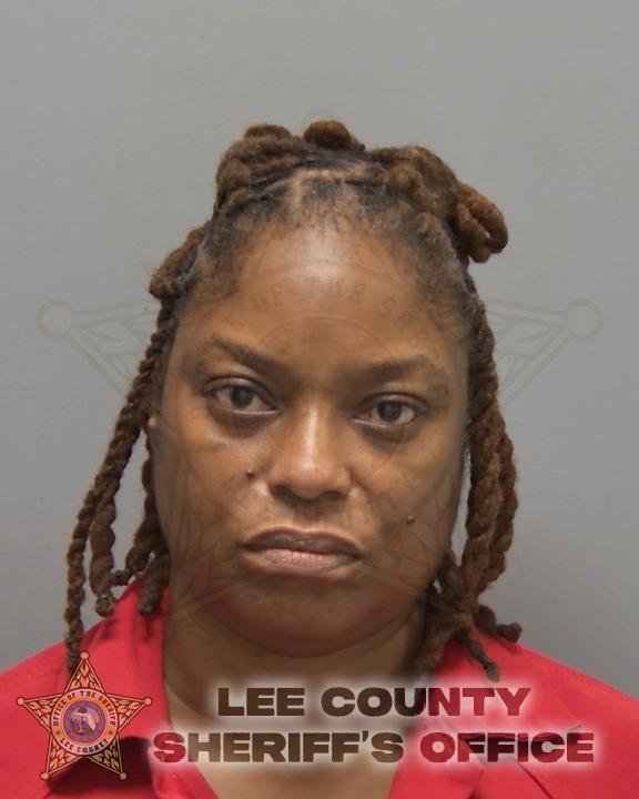 Booking photo of Lesley Dey