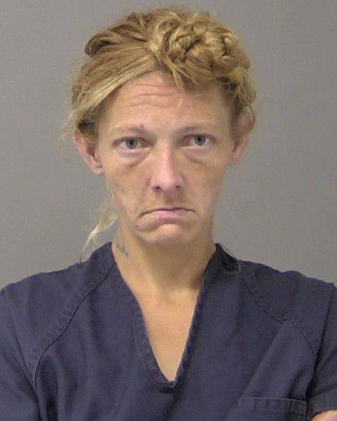 Booking photo of Lola Barr