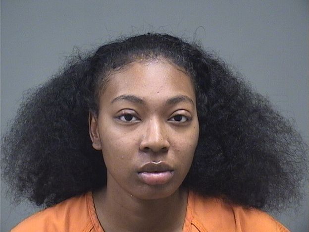 Booking photo of Leeaysia Mahone