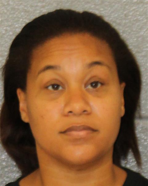 Booking photo of Evelyn Manaiza