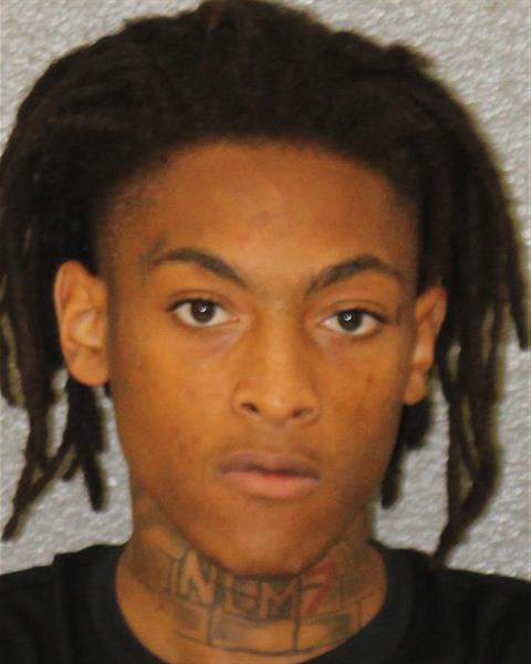 Booking photo of Ja'qualon Davis