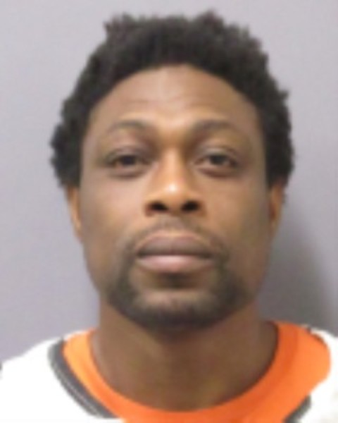 Booking photo of Emario Lynch
