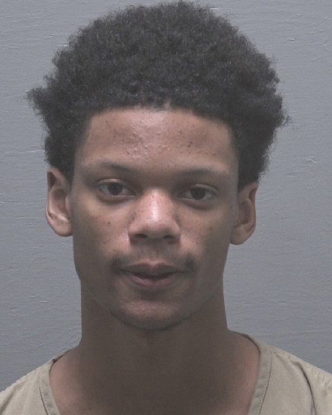 Booking photo of Saquan Deschamps
