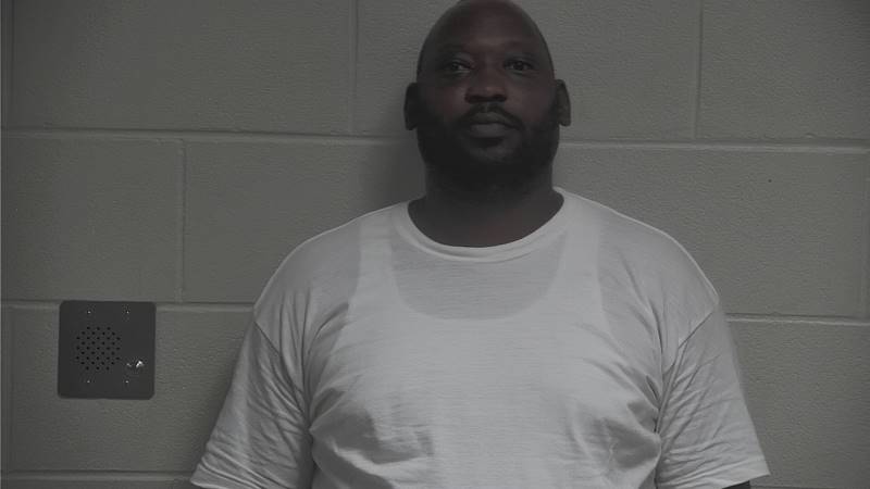 Booking photo of Demetrius Brown