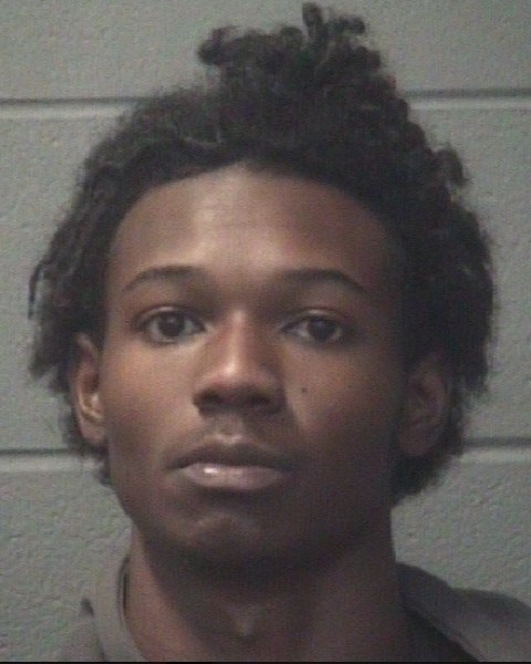 Booking photo of Isaiah Carter