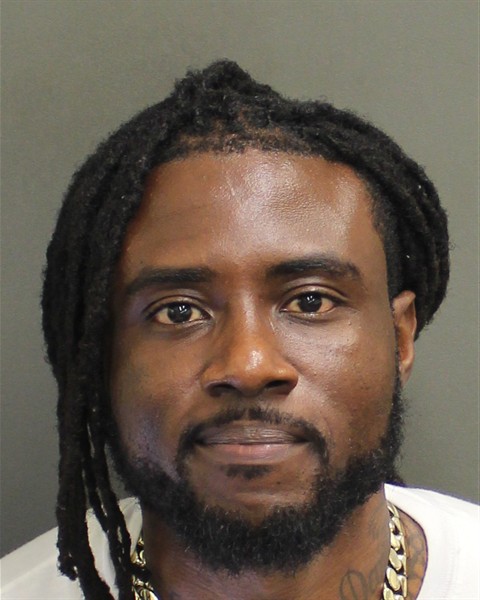Booking photo of Benjamin Robert