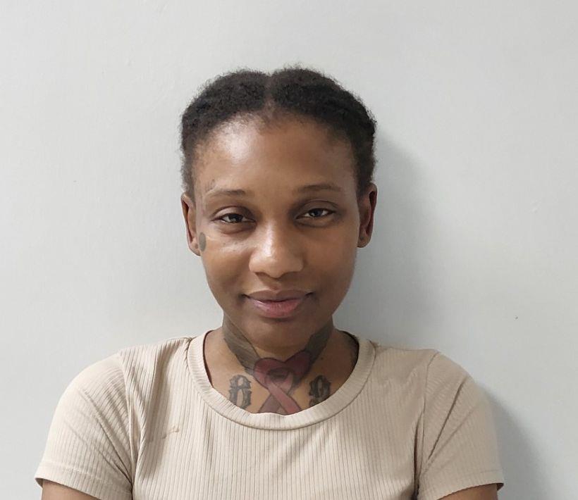Booking photo of Shacaris Hollins