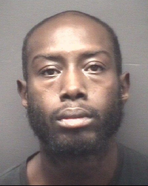 Booking photo of Sacquan Robbs
