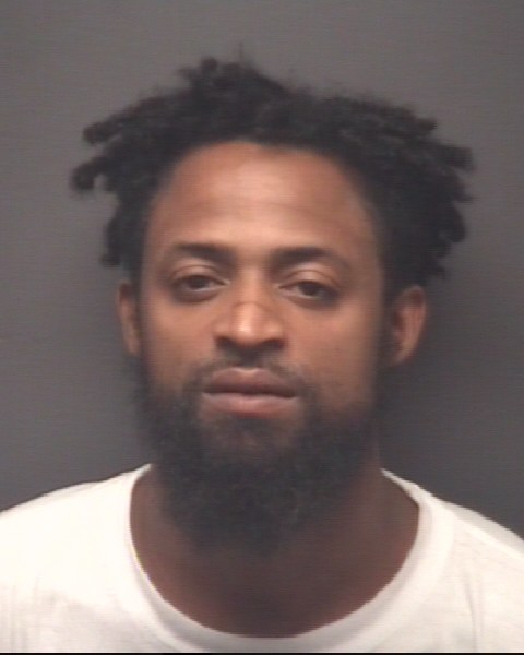 Booking photo of Me`shawn Avent