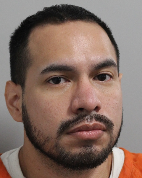 Booking photo of Jonathan Almendarez