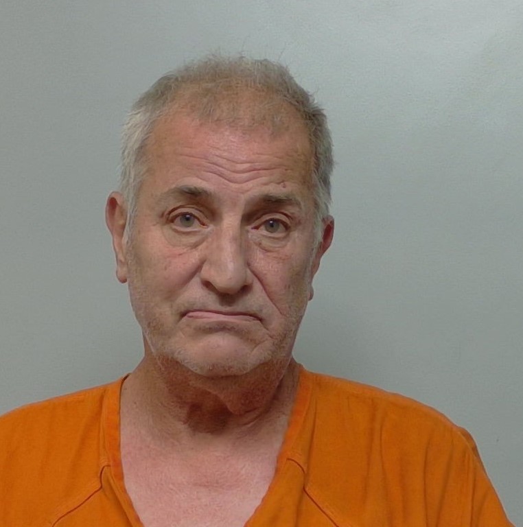 Booking photo of Robert Luna