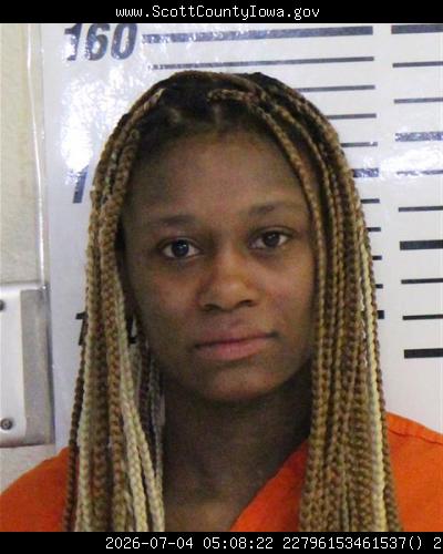 Booking photo of Reginae Smith