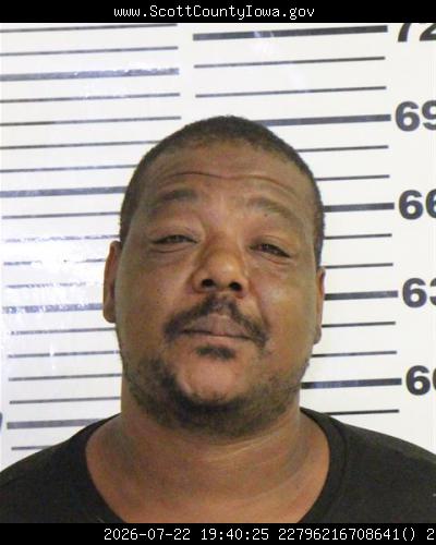 Booking photo of Robert Travis