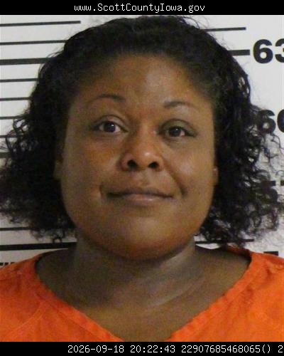 Booking photo of Darnisha Moore