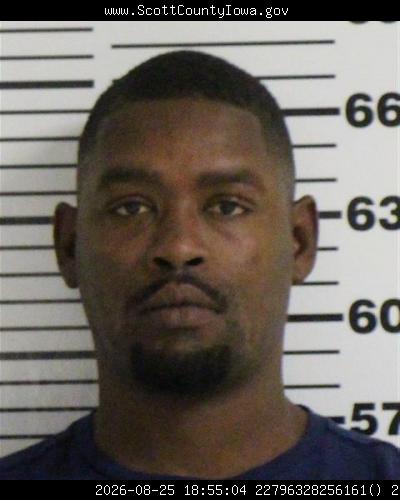 Booking photo of Shamari Davis